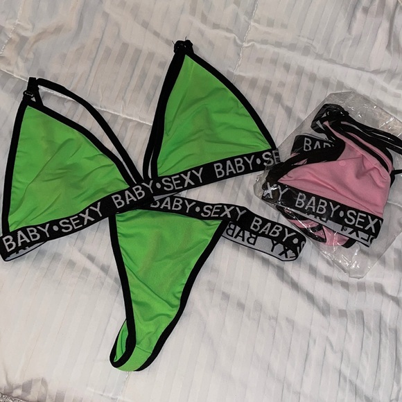 Lingerie - Picture 1 of 2